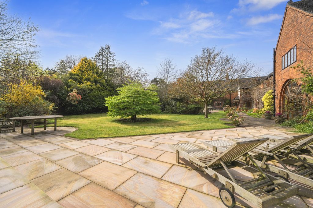 Property photo 3 of 28