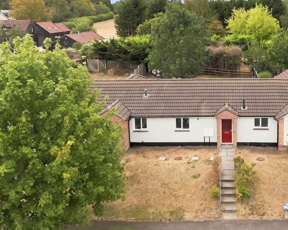 Property photo 1 of 10 3Warwickclosea