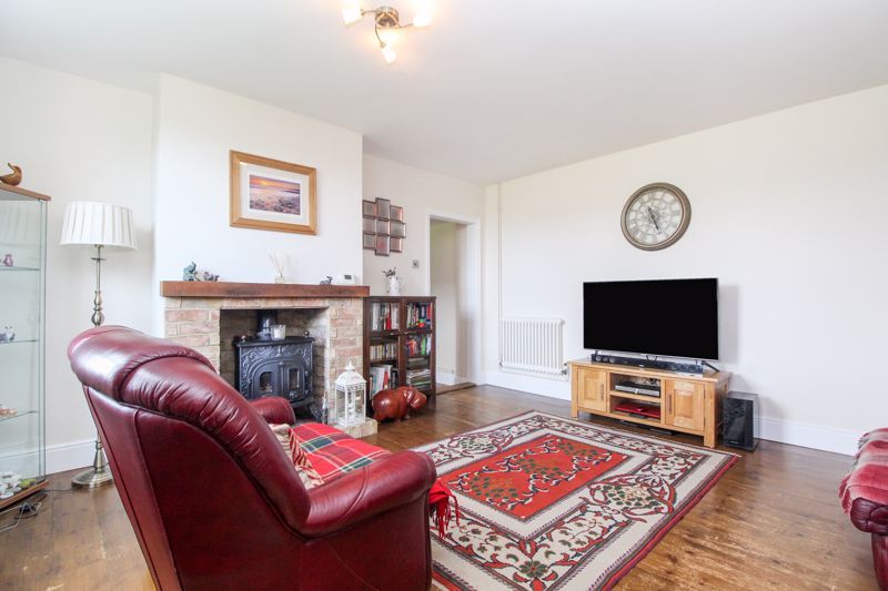 Property photo 3 of 19 Lounge