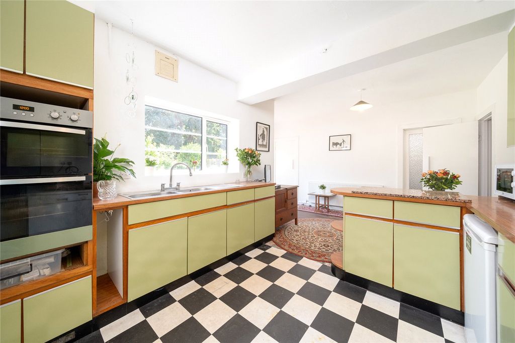 Property photo 2 of 12 Kitchen