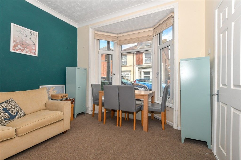 Property photo 3 of 11 Lounge/Diner