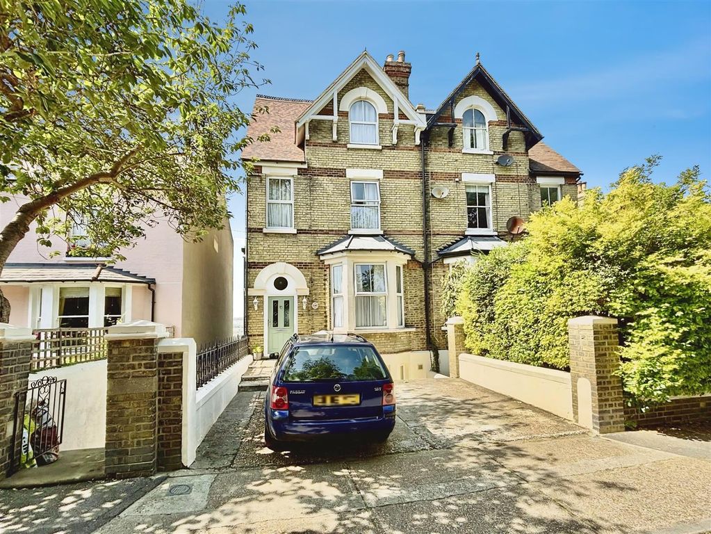 Property photo 1 of 26 Borstal Road