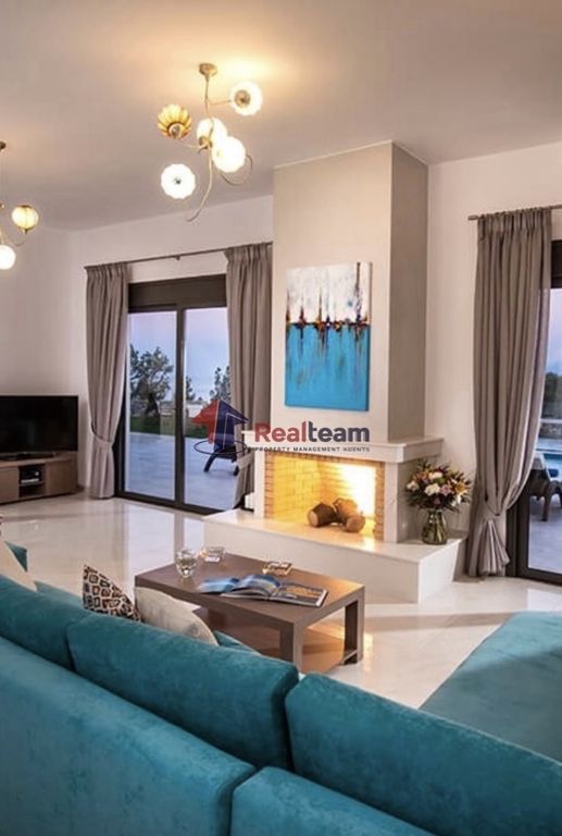 Property photo 3 of 24