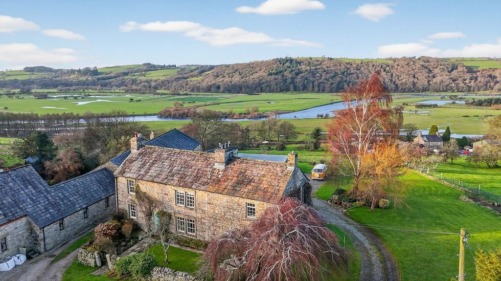 Property photo 1 of 33