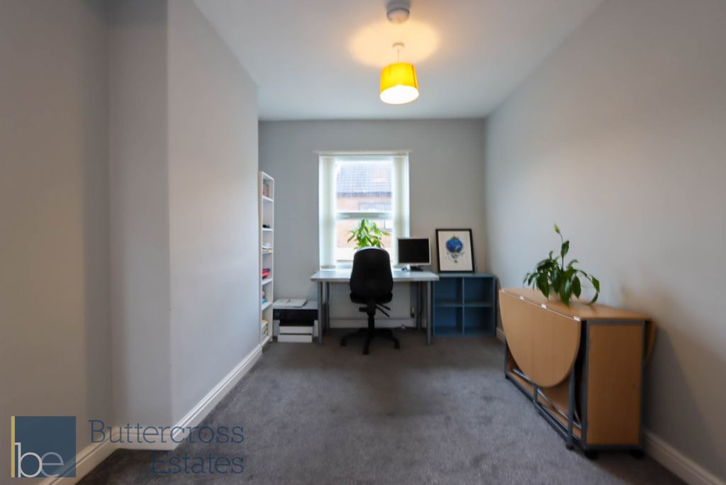 Property photo 3 of 7 Living Room