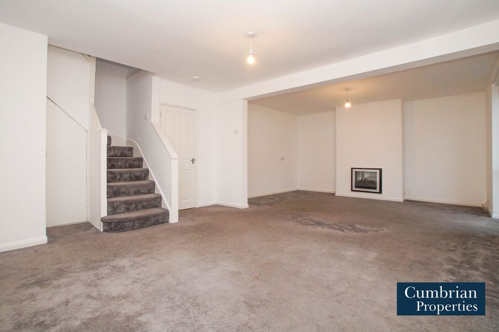 Property photo 2 of 17 Lounge