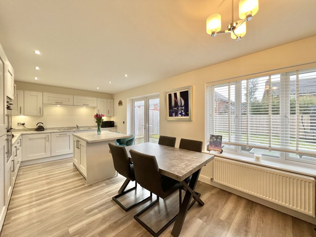 Property photo 2 of 27