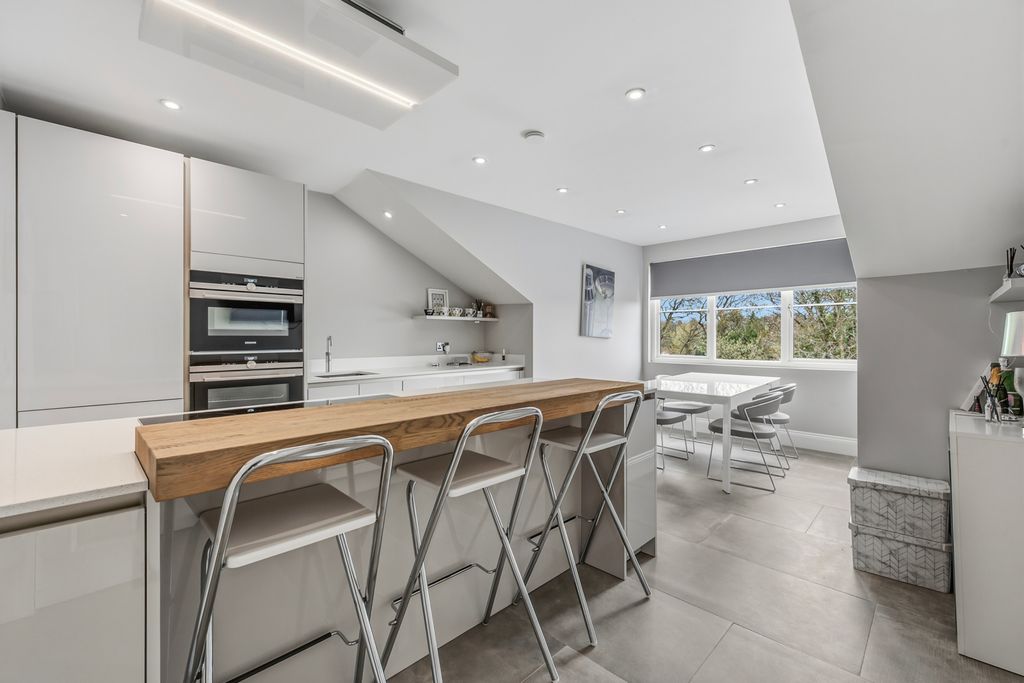 Property photo 3 of 14 Kitchen/Diner