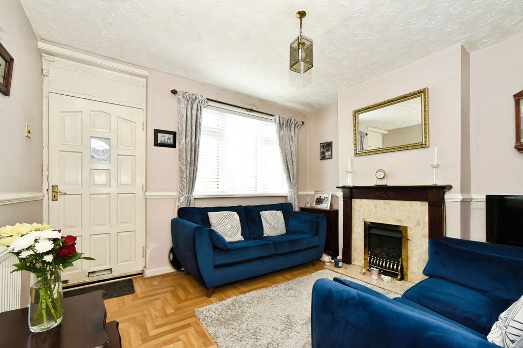 Property photo 2 of 18