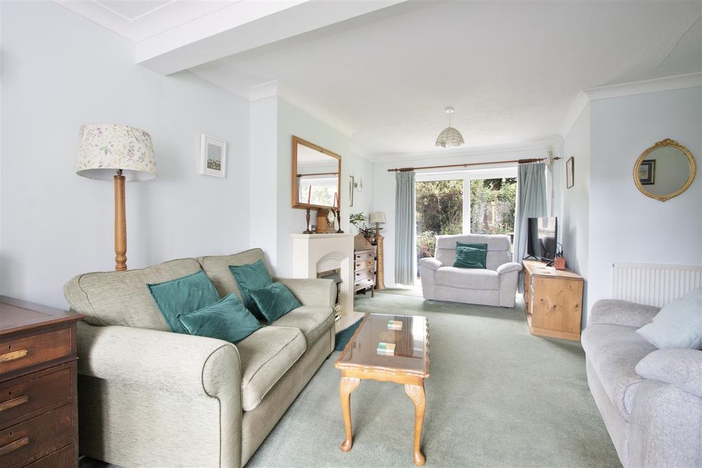 Property photo 3 of 14 Sitting/Dining Room