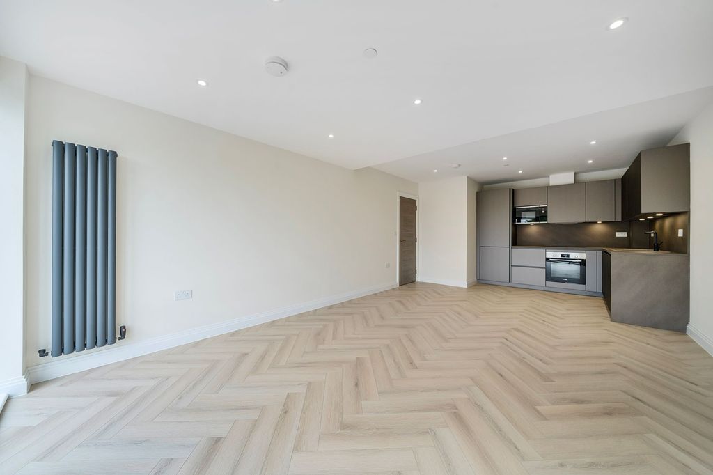 Property photo 3 of 21