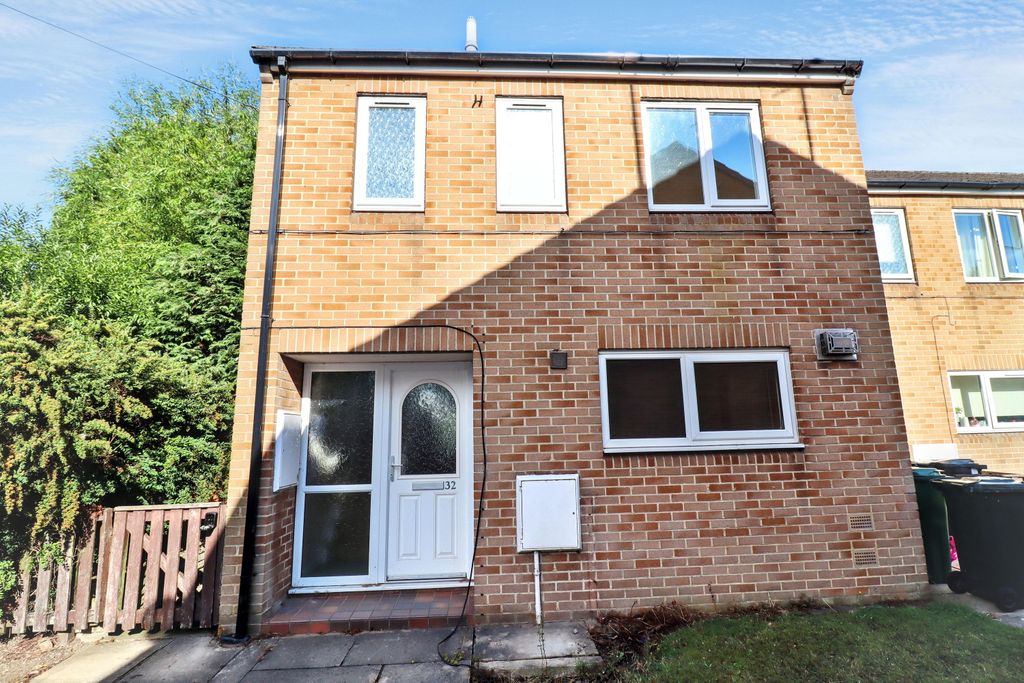 Property photo 1 of 18 32 Shelley Grove, Bradford, West Yorkshire, Bd8 0Jz