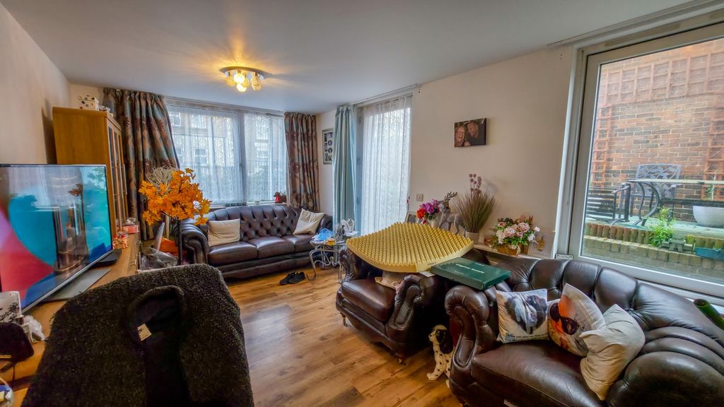 Property photo 2 of 16 20251103_141813