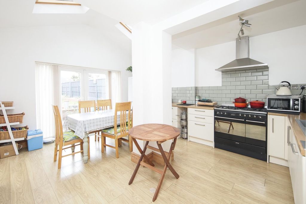 Property photo 3 of 21 Kitchen Diner