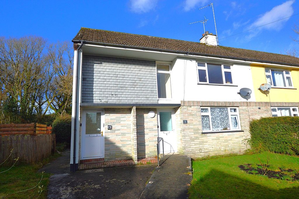 Property photo 1 of 6 Whole Building