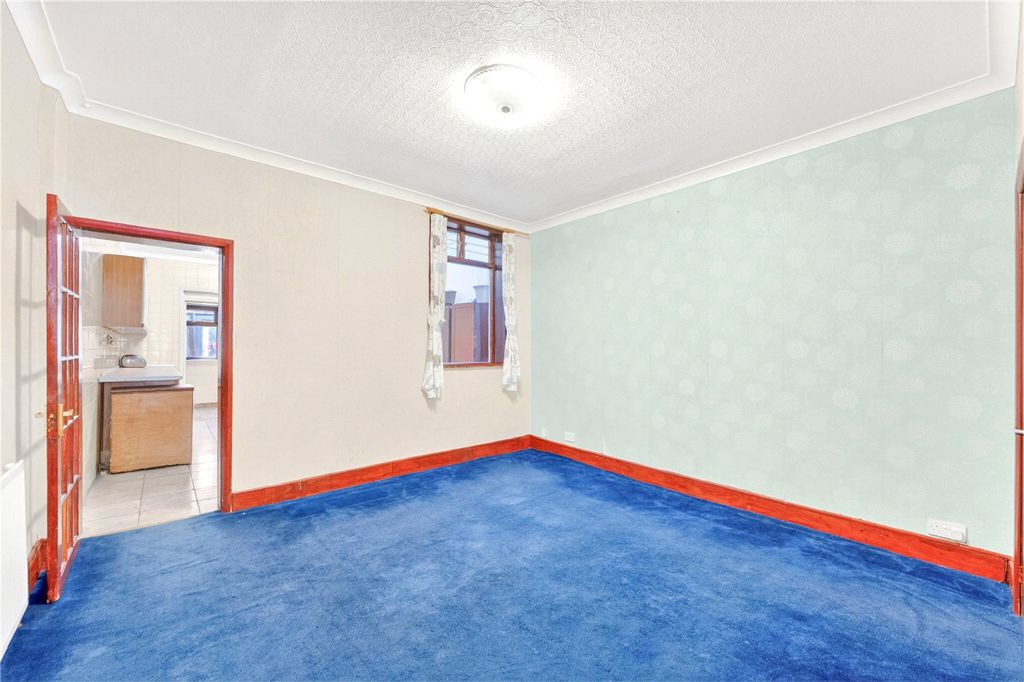 Property photo 3 of 20 Picture No. 06