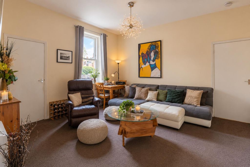 Property photo 2 of 14 Lr B.Png