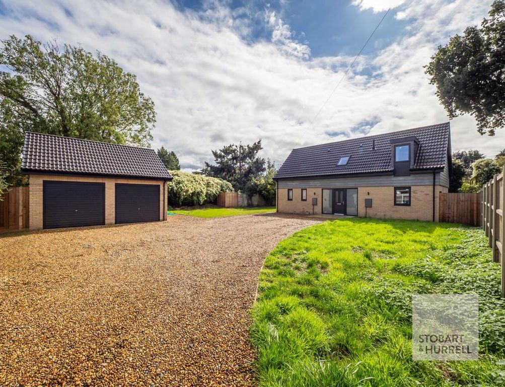 Property photo 1 of 22 Approach