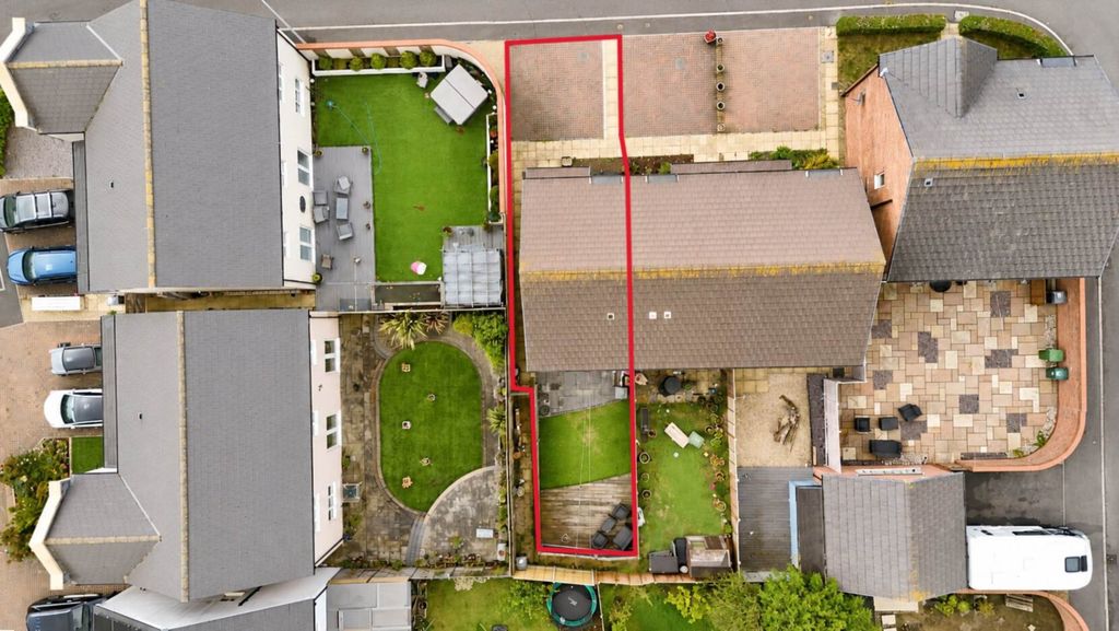 Property photo 2 of 19