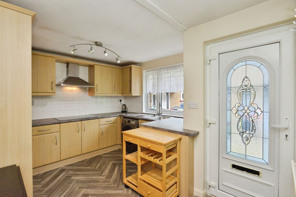 Property photo 2 of 17