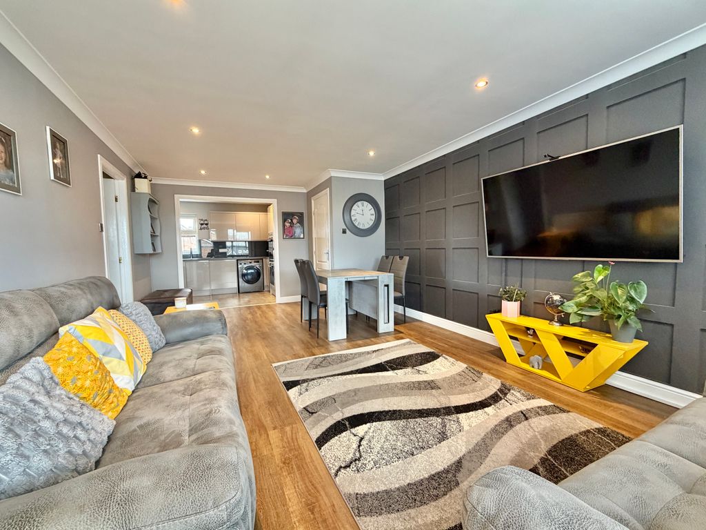 Property photo 3 of 15 Living Dining Room