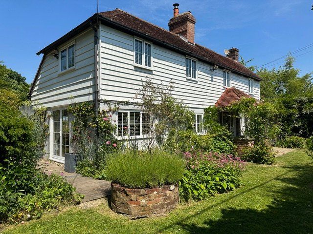 Property photo 3 of 14 Side