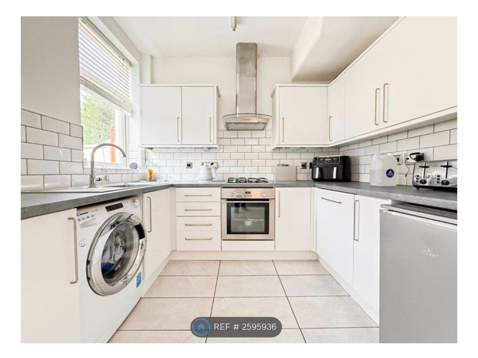 Property photo 2 of 15 Kitchen