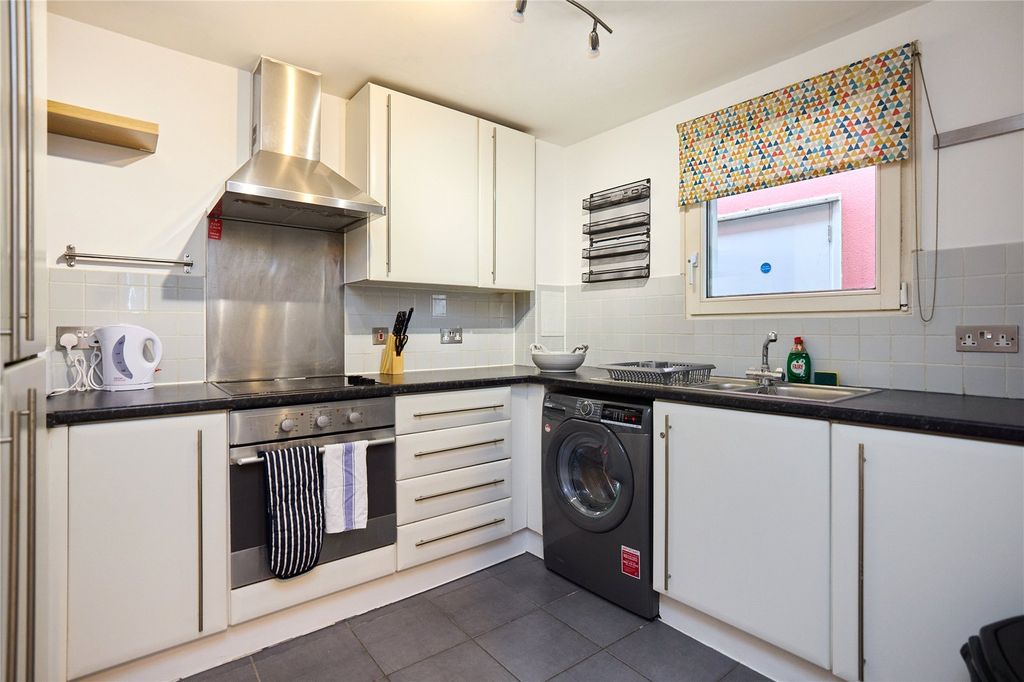 Property photo 3 of 23 Kitchen