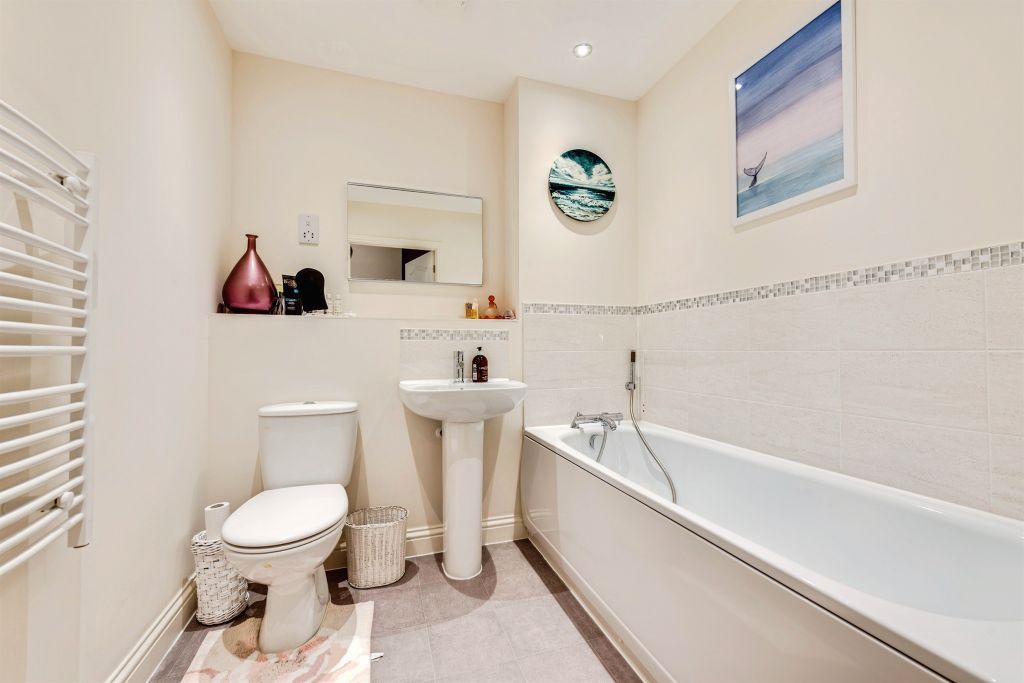 Additional image 9 of 2 bed flat for saleGuild Close, Witney OX28