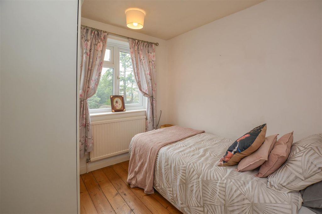 Additional image 8 of 3 bed semi-detached house for saleMeadows Close, Ingrave, Brentwood CM13