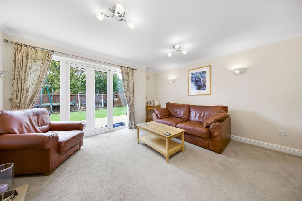 Property photo 3 of 27