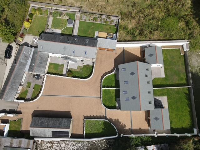 Property photo 2 of 34
