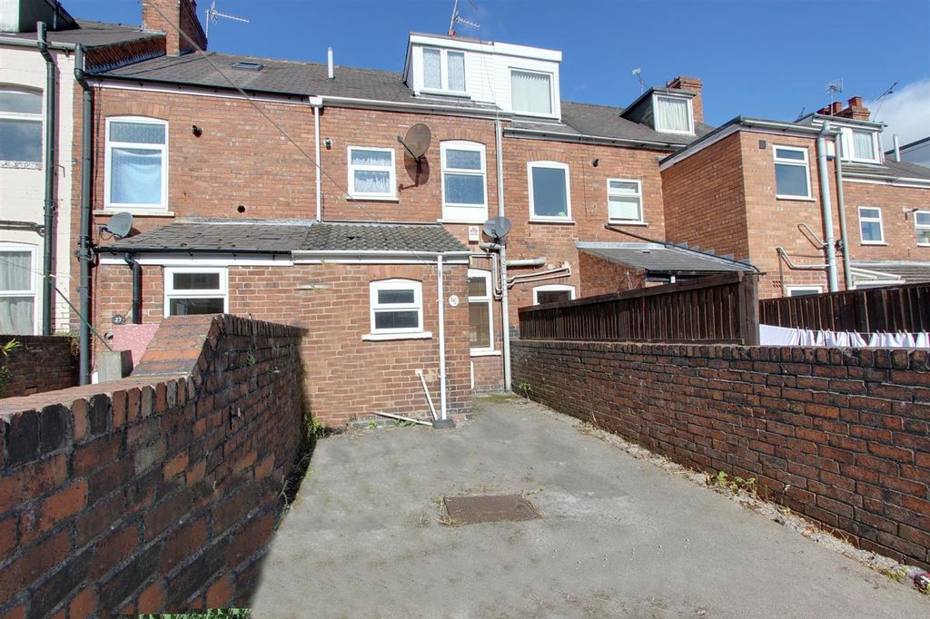 Property photo 1 of 10 Front