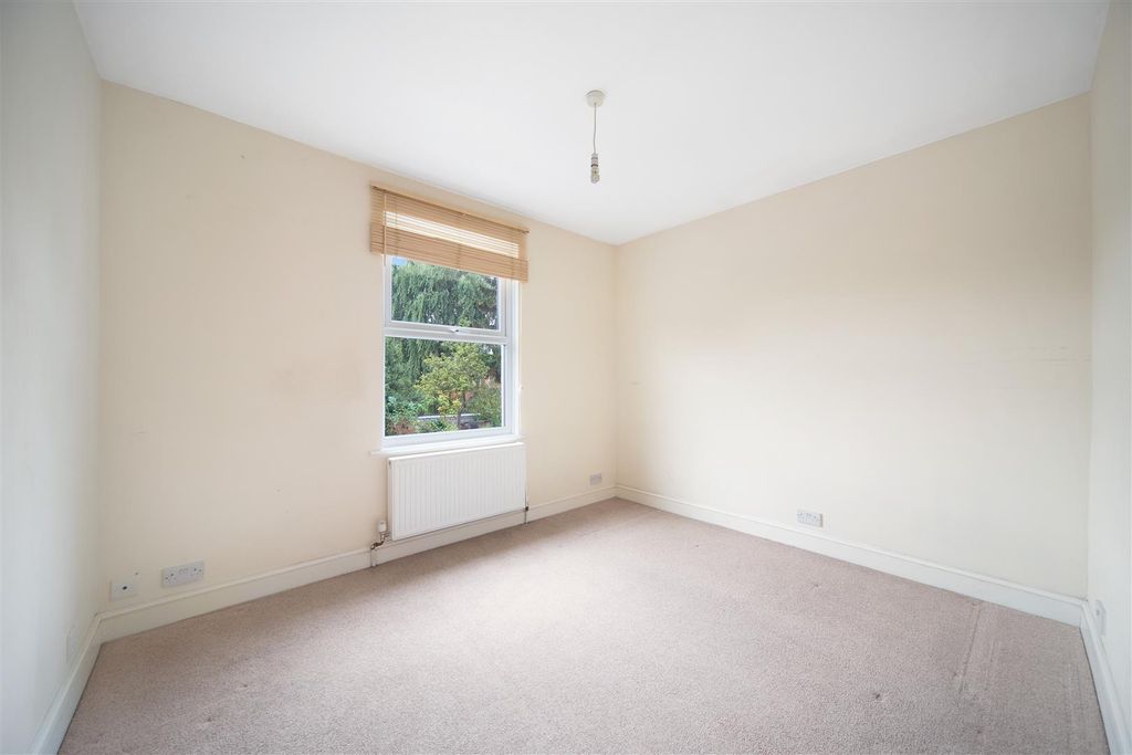 Property photo 3 of 9 Double Bedroom