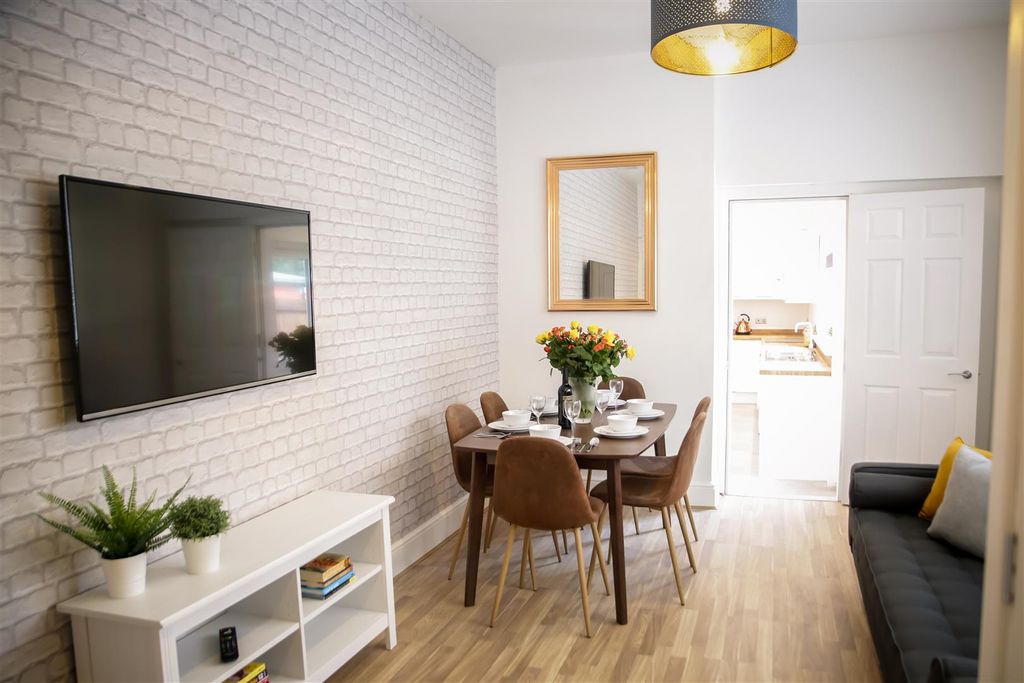 Property photo 2 of 19 Communal 3.Jpg