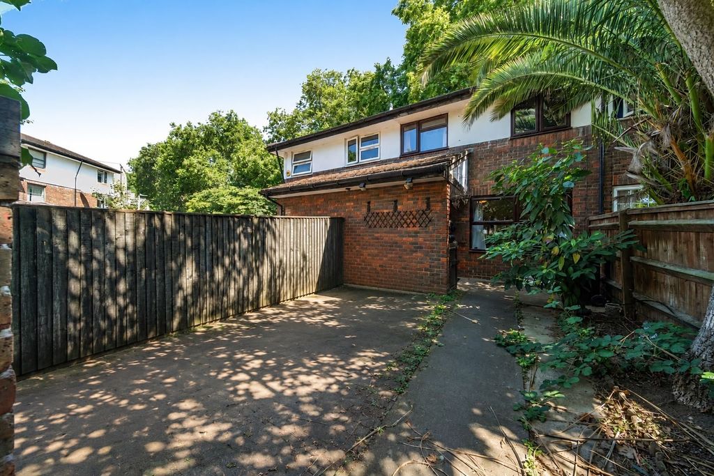 Property photo 1 of 16 Picture No. 26