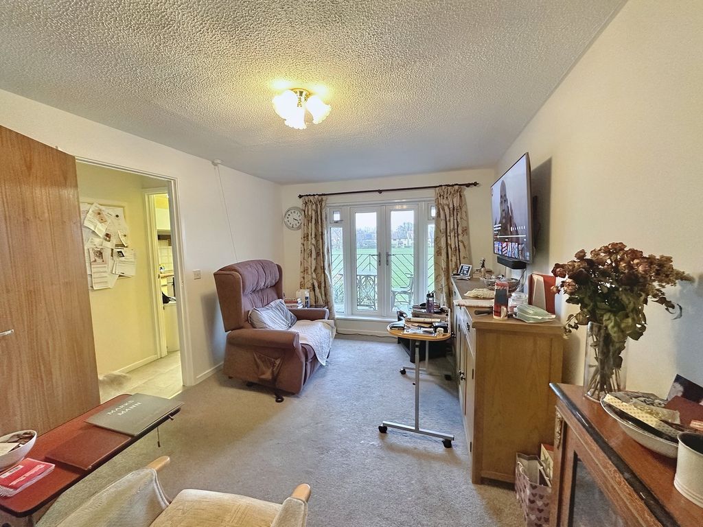 Property photo 2 of 7 Lounge