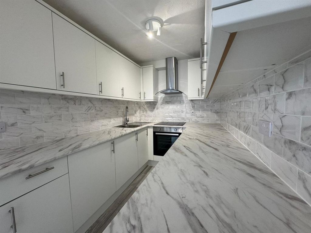 Property photo 2 of 16 B594Bdff-6Fb2-41E3-82E0-c1B32790Eb96.Jpg