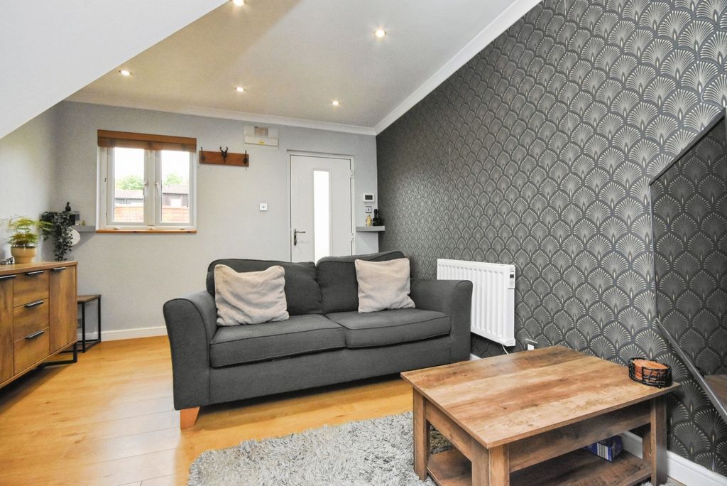 Property photo 2 of 19 Pbox-Img.Jpg