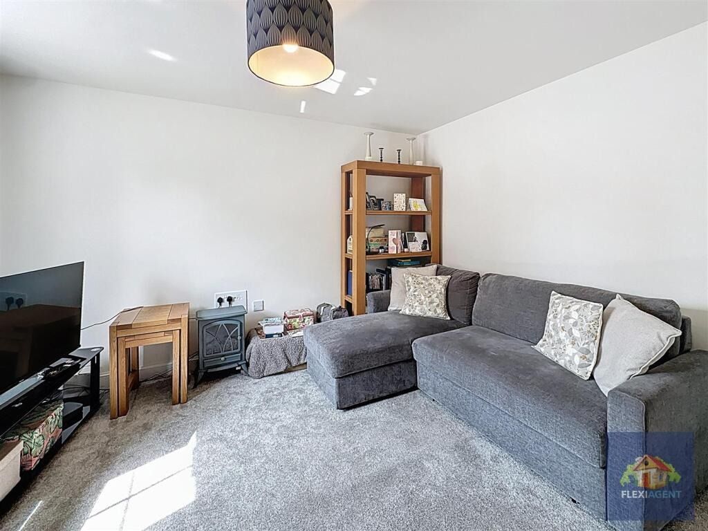Property photo 2 of 22 4255976