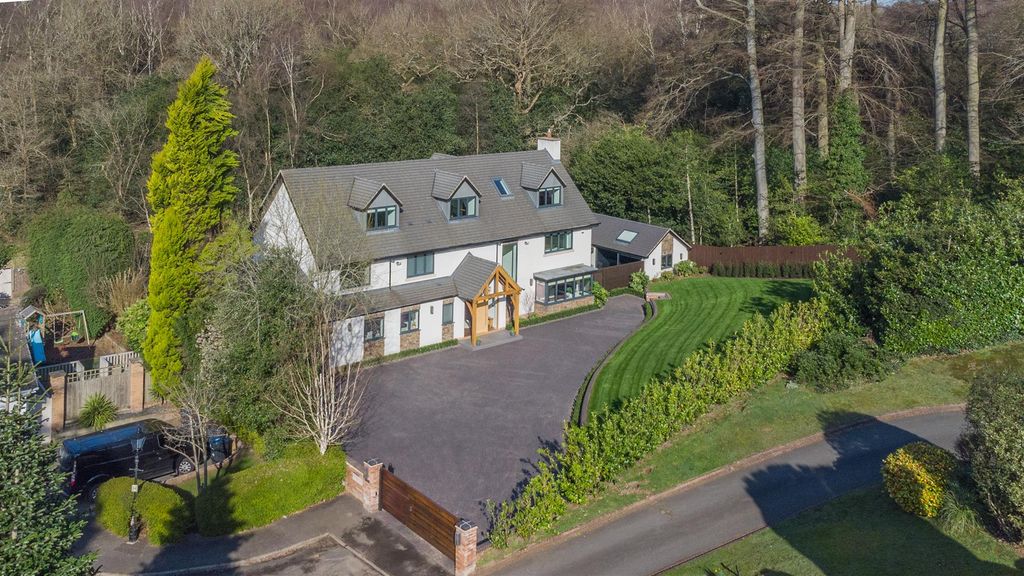 Property photo 1 of 56 8682829-Exterior03.Jpg