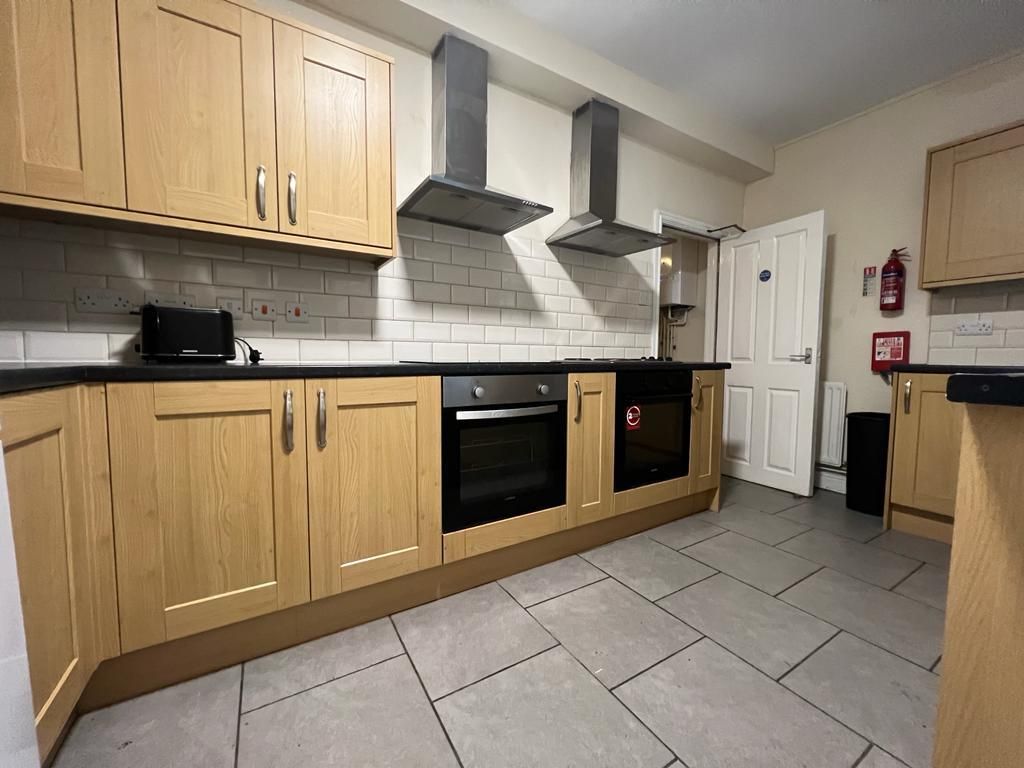 Property photo 3 of 13 A7Ea4460-99E3-43Db-B1F0-ce4905Cf31Df.Jpg