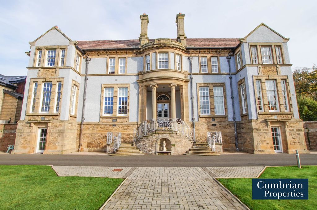 Property photo 1 of 19 External