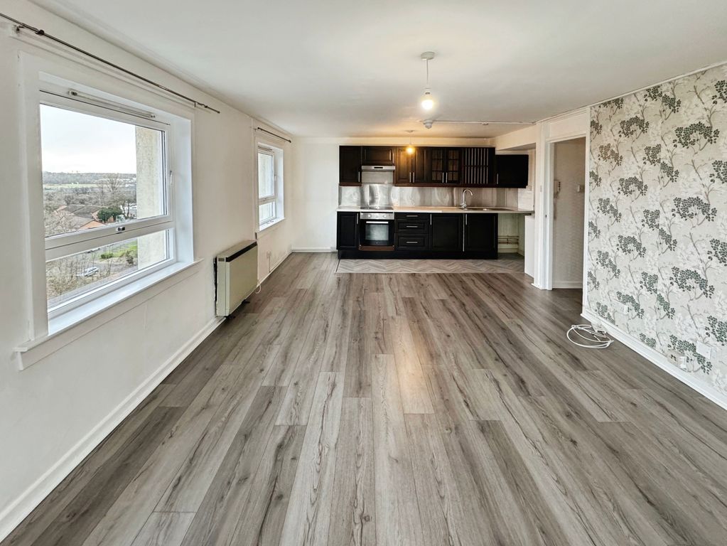 Property photo 3 of 8 Gallery