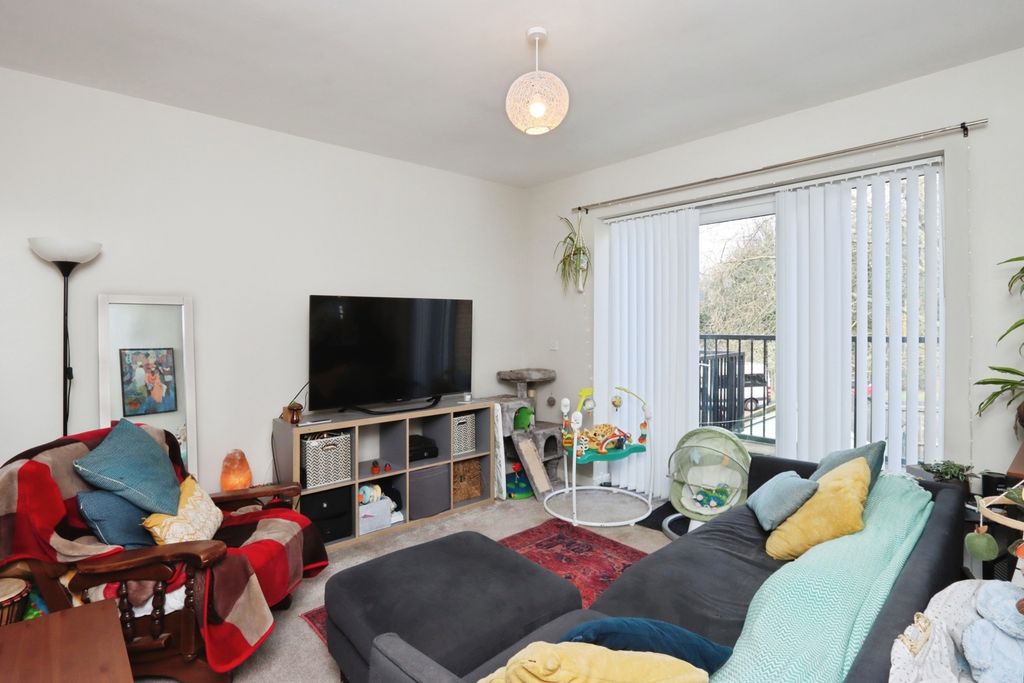 Property photo 2 of 14 Lounge