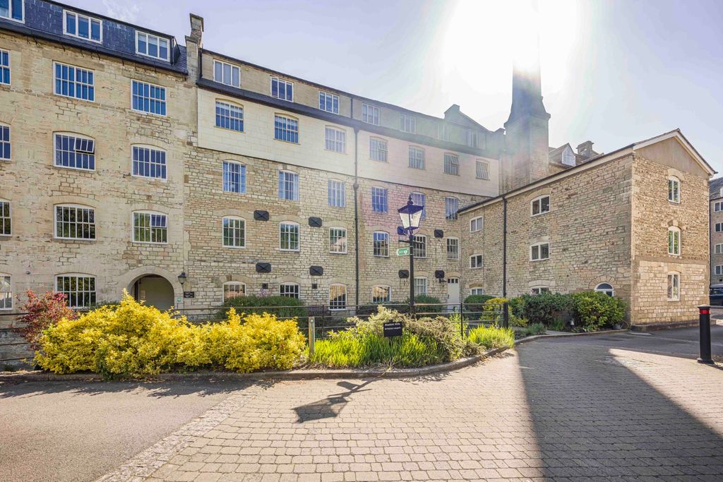 Property photo 1 of 35 Picture No. 15