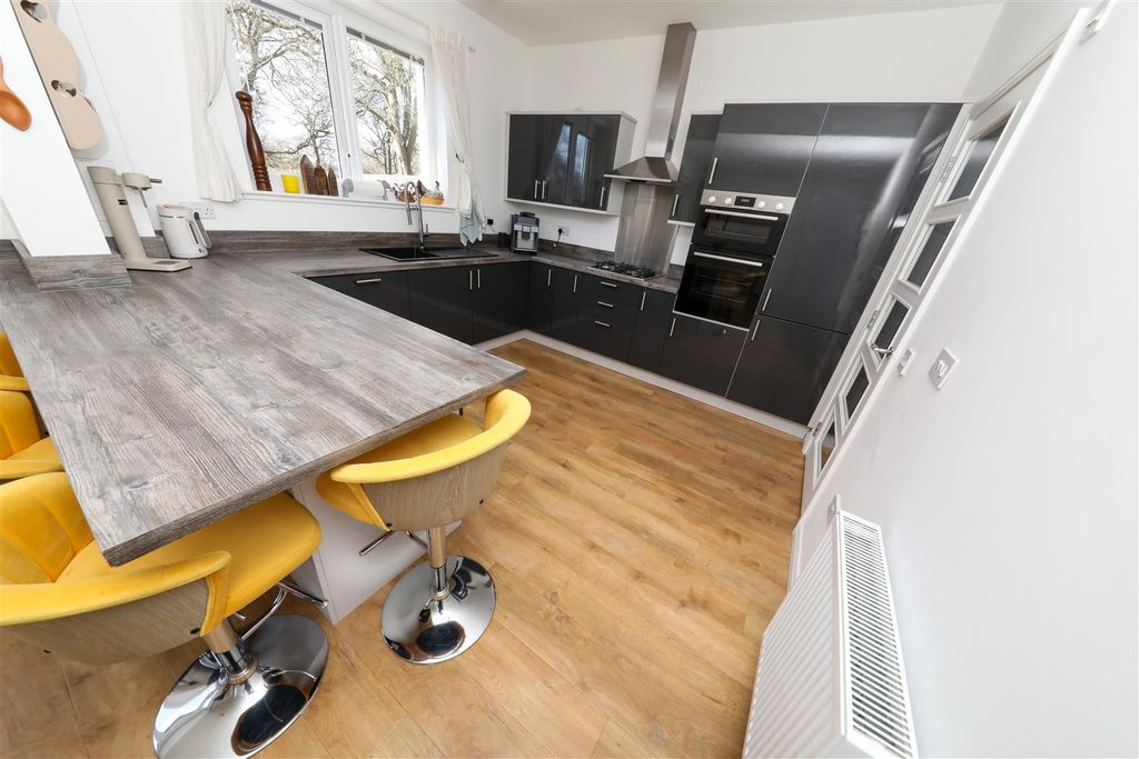 Property photo 2 of 30 B