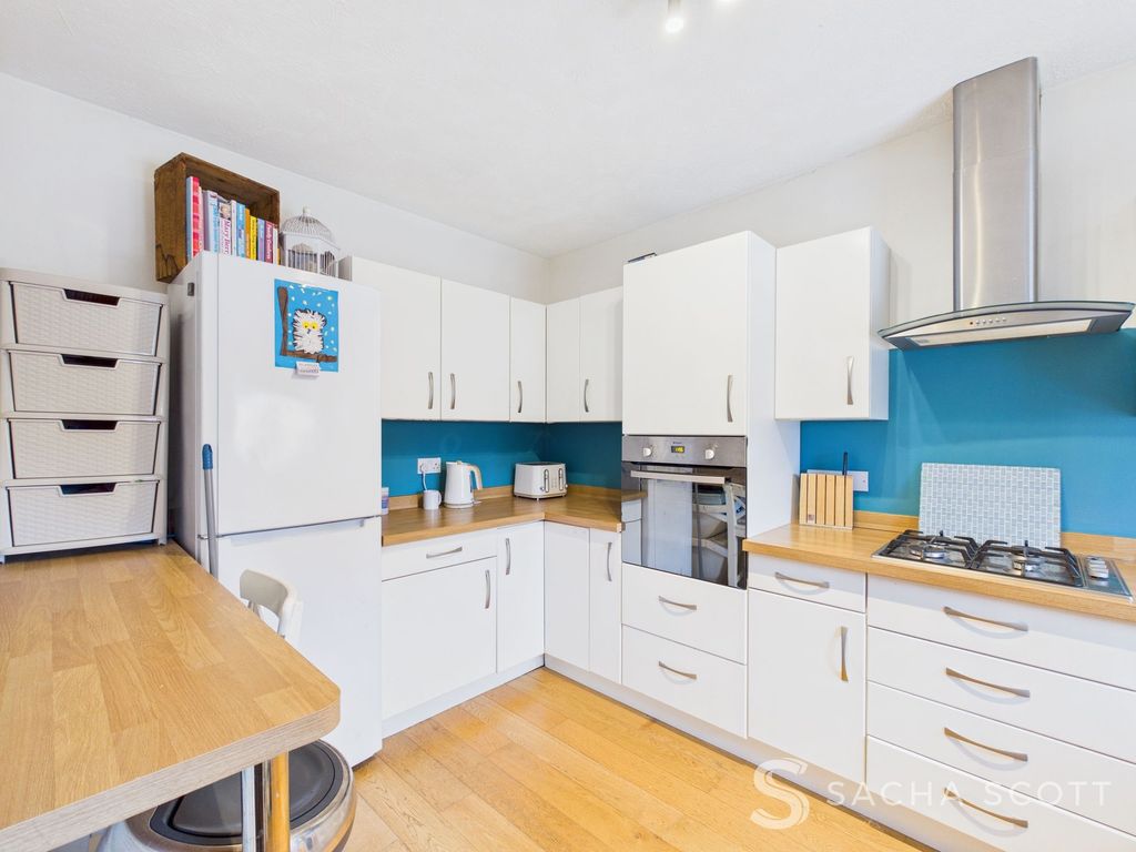 Property photo 3 of 31 Kitchen / Breakfast Room