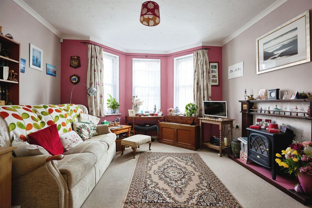 Property photo 2 of 13