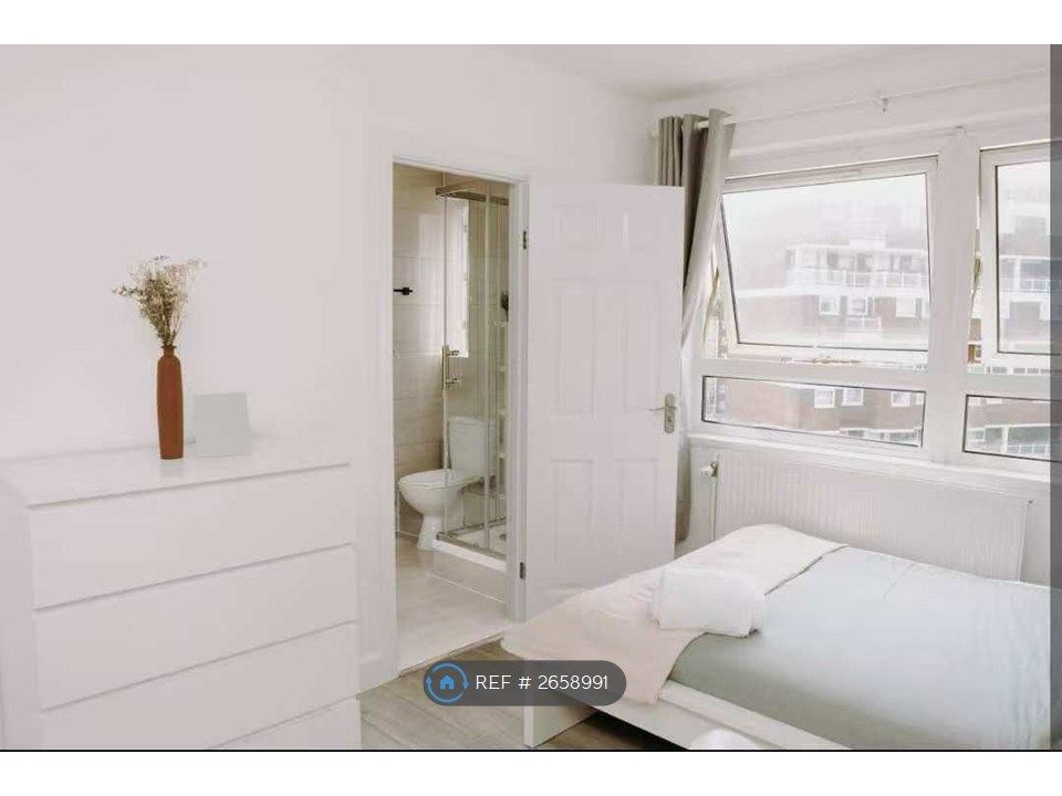 Property photo 3 of 16 Ensuite